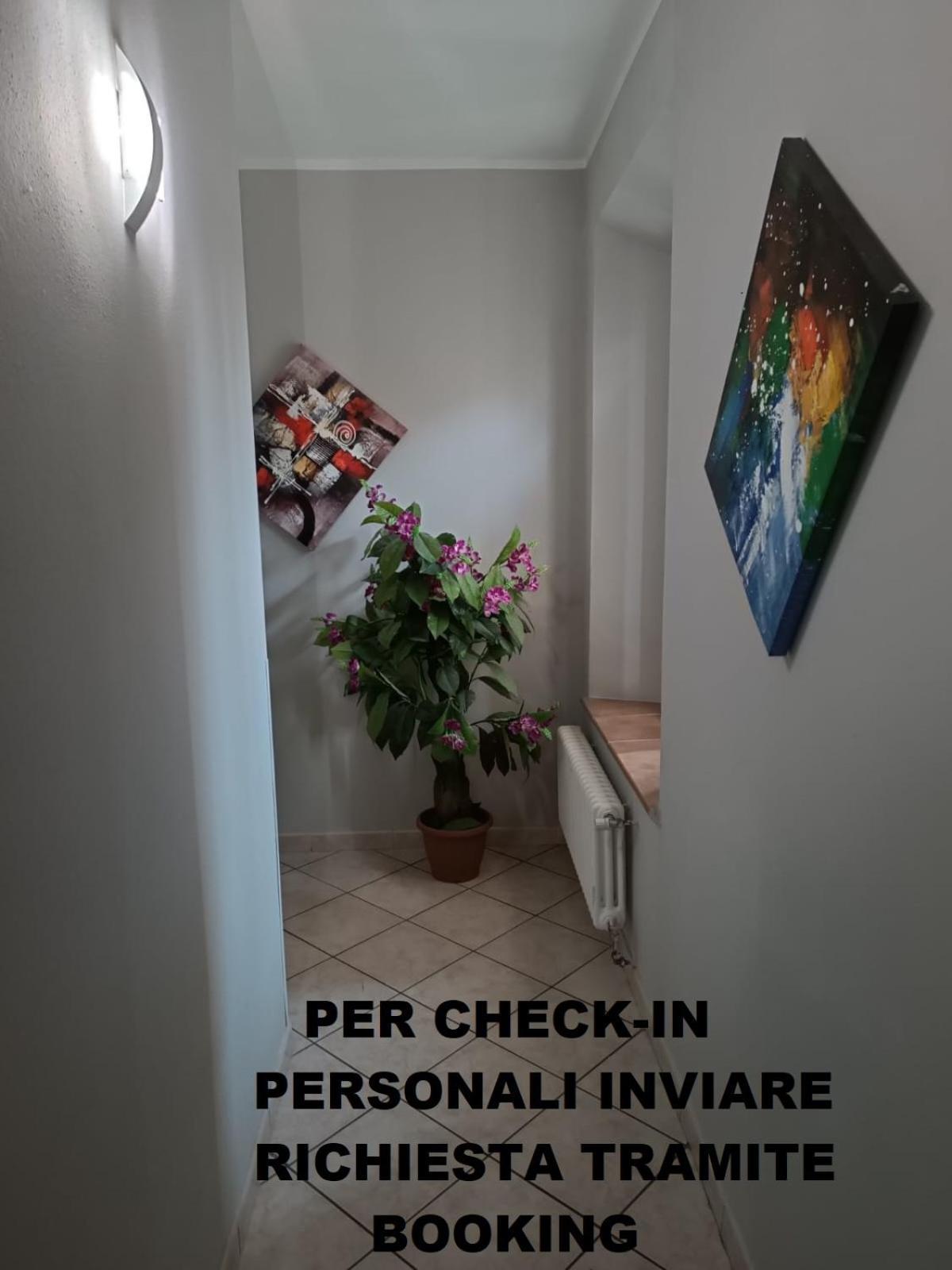 Residence Checkin A Richiesta Parma Exteriör bild